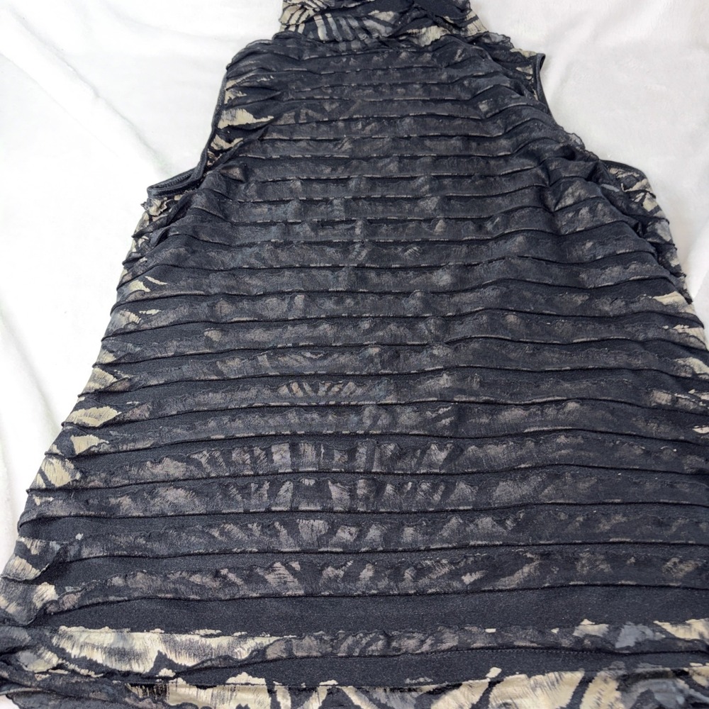 New Directions Black And Gold Wave Pattern Top Lightweight Summer Chic Boho EUC